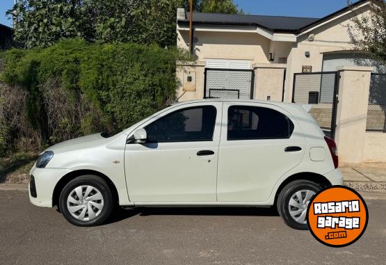 Autos - Toyota Etios 2019 Nafta 145000Km - En Venta