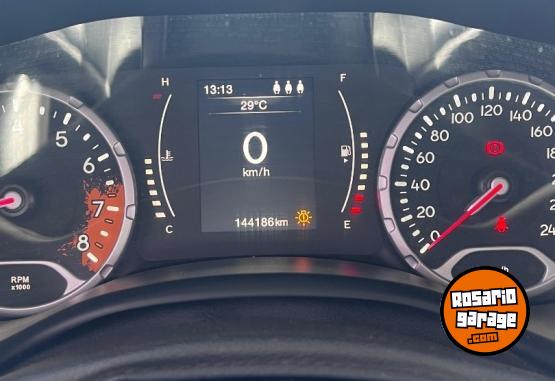 Camionetas - Jeep Renegade sport 1.8 2016 Nafta 144000Km - En Venta