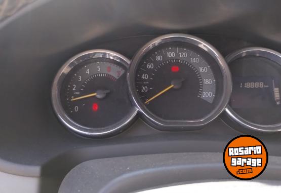 Autos - Renault Logan privilege 2017 Nafta 120000Km - En Venta