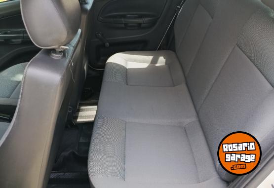 Autos - Volkswagen Gol trend 2009 Nafta 203000Km - En Venta