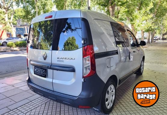 Utilitarios - Renault Kangoo Confort 2024 GNC 22000Km - En Venta