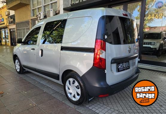 Utilitarios - Renault Kangoo Confort 2024 GNC 22000Km - En Venta
