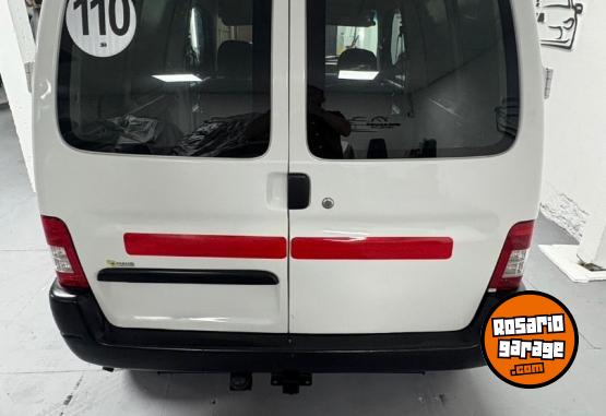 Utilitarios - Peugeot PARTNER 2017 GNC 157000Km - En Venta