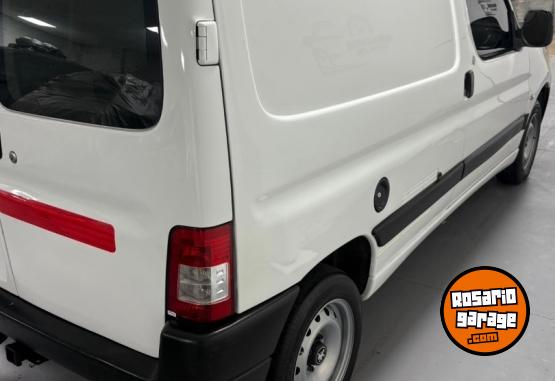 Utilitarios - Peugeot PARTNER 2017 GNC 157000Km - En Venta