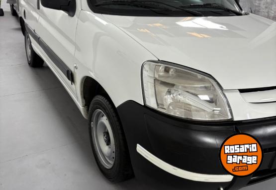 Utilitarios - Peugeot PARTNER 2017 GNC 157000Km - En Venta