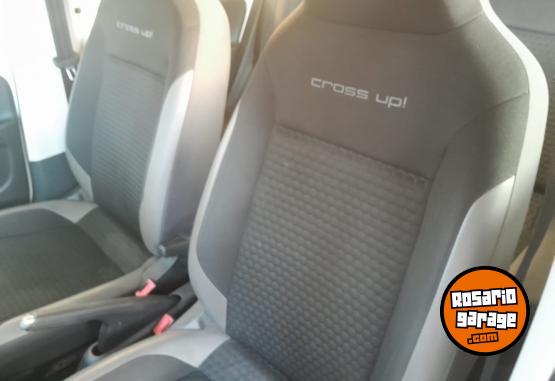 Autos - Volkswagen Up cross 2017 Nafta 85000Km - En Venta