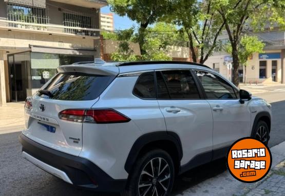 Camionetas - Toyota Corolla Cross 1.8 Seg HEV 2023 Electrico / Hibrido 23300Km - En Venta