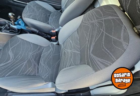 Utilitarios - Fiat Strada Working 1.4 CS 2017 GNC 83600Km - En Venta