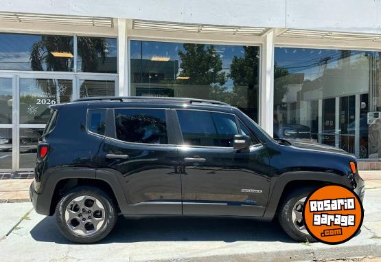 Camionetas - Jeep RENEGADE 1.8 NAFTA SPORT 2016 Nafta 108000Km - En Venta