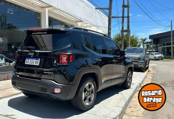 Camionetas - Jeep RENEGADE 1.8 NAFTA SPORT 2016 Nafta 108000Km - En Venta