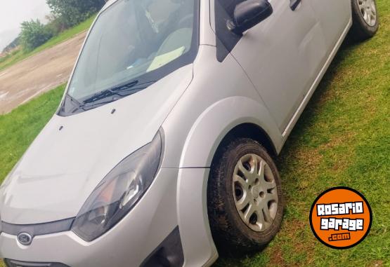 Autos - Ford Fiesta Ambiente Plus MP3 2011 Nafta 113000Km - En Venta