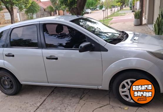Autos - Ford Fiesta Ambiente Plus MP3 2011 Nafta 113000Km - En Venta