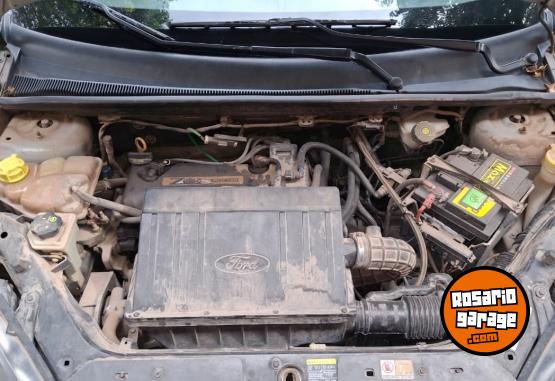 Autos - Ford Fiesta Ambiente Plus MP3 2011 Nafta 113000Km - En Venta
