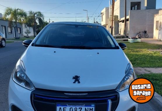 Autos - Peugeot 208 2020 Nafta 110000Km - En Venta