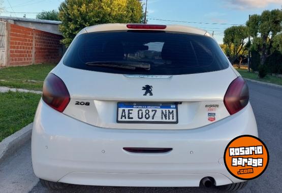 Autos - Peugeot 208 2020 Nafta 110000Km - En Venta