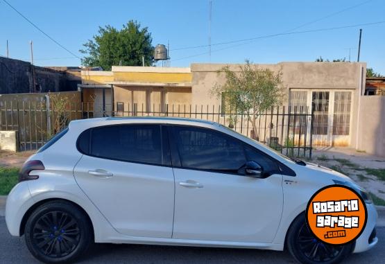 Autos - Peugeot 208 2020 Nafta 110000Km - En Venta