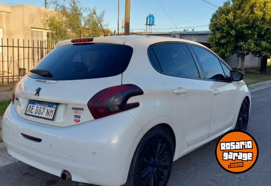 Autos - Peugeot 208 2020 Nafta 110000Km - En Venta