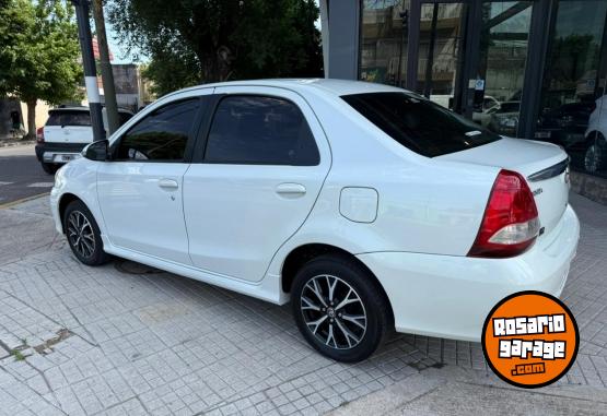 Autos - Toyota ETIOS PLATINUM XLS 1.5 N 2017 Nafta 100000Km - En Venta