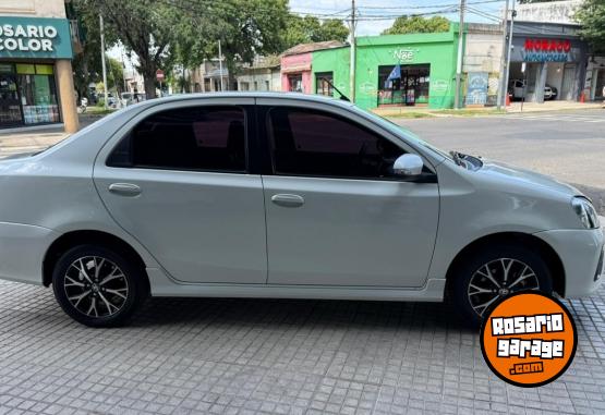 Autos - Toyota ETIOS PLATINUM XLS 1.5 N 2017 Nafta 100000Km - En Venta