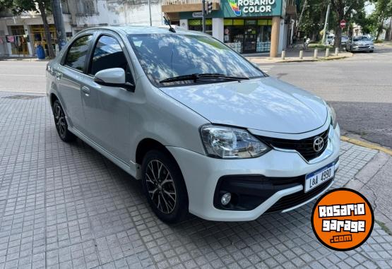 Autos - Toyota ETIOS PLATINUM XLS 1.5 N 2017 Nafta 100000Km - En Venta