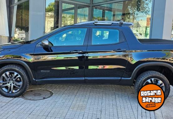 Camionetas - Fiat TORO VOLCANO BLACK JACK 2018 Diesel 120000Km - En Venta