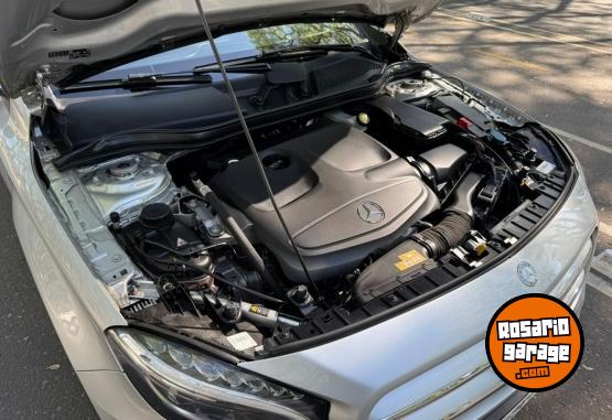 Autos - Mercedes Benz GLA200 2017 Nafta 200000Km - En Venta