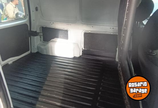 Utilitarios - Peugeot PARTNER FURGN 1.4 2013 Nafta 111111Km - En Venta