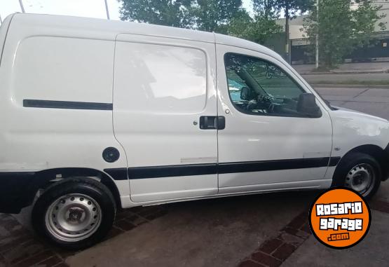 Utilitarios - Peugeot PARTNER FURGN 1.4 2013 Nafta 111111Km - En Venta