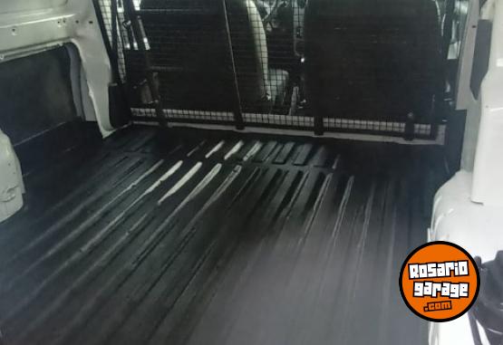 Utilitarios - Peugeot PARTNER FURGN 1.4 2013 Nafta 111111Km - En Venta