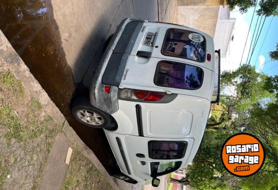 Utilitarios - Renault kangoo 2000 Diesel 127500Km - En Venta