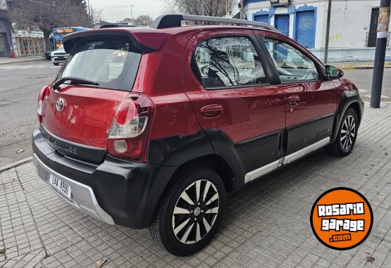 Autos - Toyota ETIOS XLS CROSS 1.5 N 2014 Nafta 130000Km - En Venta