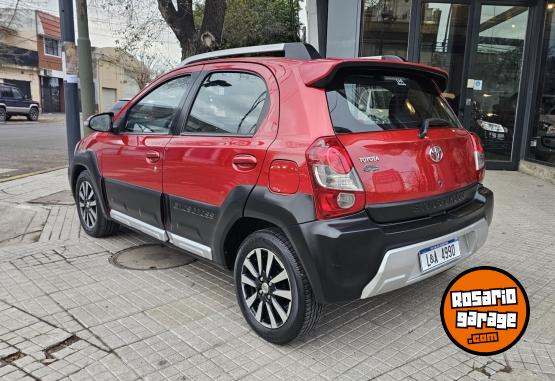 Autos - Toyota ETIOS XLS CROSS 1.5 N 2014 Nafta 130000Km - En Venta