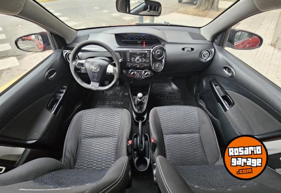 Autos - Toyota ETIOS XLS CROSS 1.5 N 2014 Nafta 130000Km - En Venta