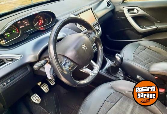 Autos - Peugeot 208 2014 Nafta 90000Km - En Venta