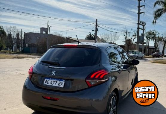 Autos - Peugeot 208 Allure Plus HDI 2018 Diesel 126000Km - En Venta