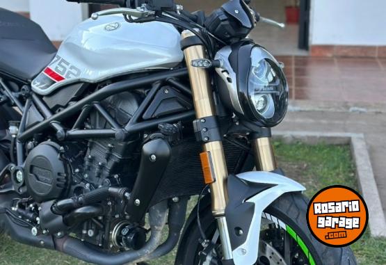 Motos - Benelli 752 S 2023 Nafta 2800Km - En Venta