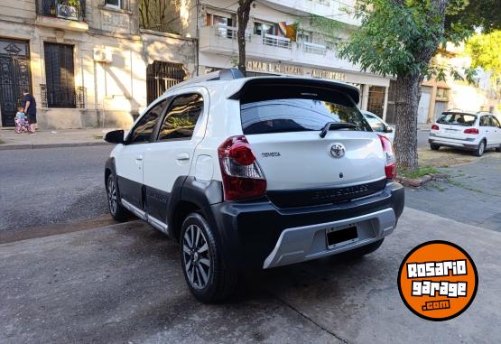 Autos - Toyota Etios Cross 1.5 XLS 2015 Nafta 78000Km - En Venta