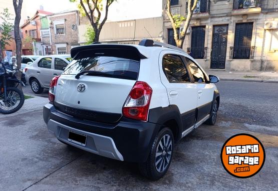 Autos - Toyota Etios Cross 1.5 XLS 2015 Nafta 78000Km - En Venta
