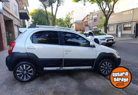Autos - Toyota Etios Cross 1.5 XLS 2015 Nafta 78000Km - En Venta