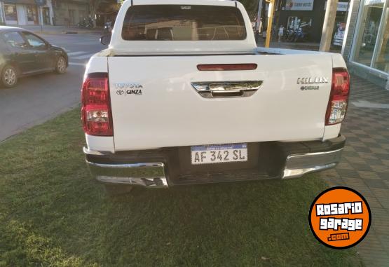 Camionetas - Toyota HILUX SR 2.4 4x2 2022 Diesel 19000Km - En Venta