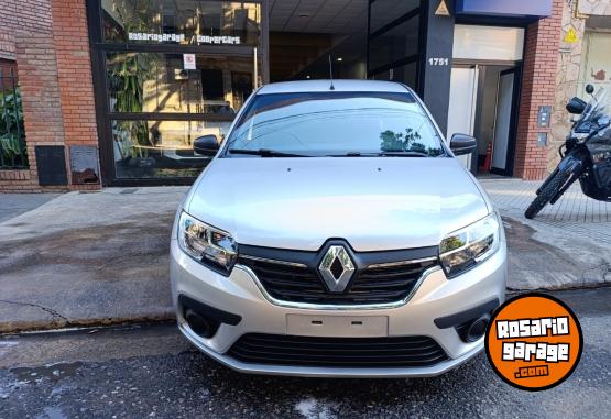 Autos - Renault Logan II 1.6 Life 2025 Nafta 40Km - En Venta