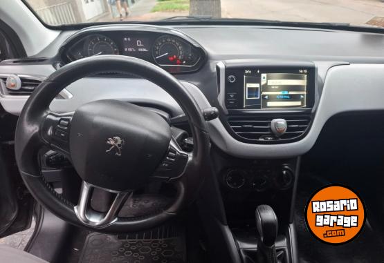 Autos - Peugeot 208 nav touch 2014 Nafta 135000Km - En Venta