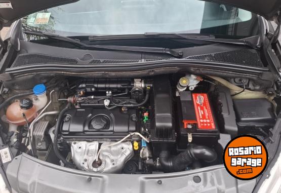 Autos - Peugeot 208 nav touch 2014 Nafta 135000Km - En Venta