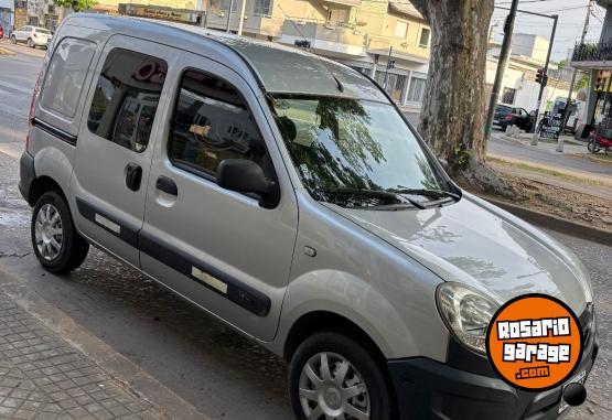 Utilitarios - Renault Kangoo 2015 GNC 195000Km - En Venta