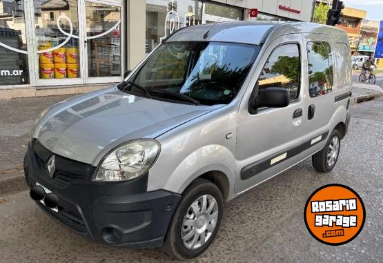 Utilitarios - Renault Kangoo 2015 GNC 195000Km - En Venta