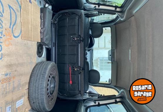 Utilitarios - Renault Kangoo 2015 GNC 195000Km - En Venta