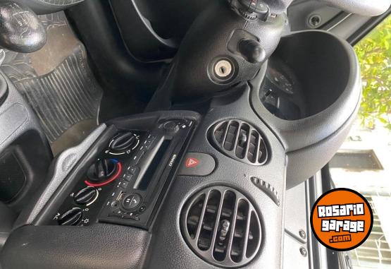 Utilitarios - Renault Kangoo 2015 GNC 195000Km - En Venta