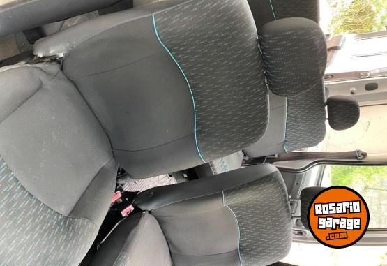 Utilitarios - Renault Kangoo 2015 GNC 195000Km - En Venta