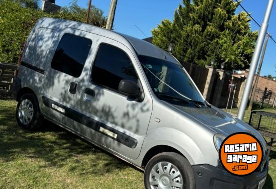 Utilitarios - Renault Kangoo 2015 GNC 200000Km - En Venta