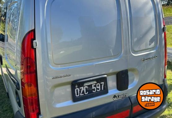 Utilitarios - Renault Kangoo 2015 GNC 200000Km - En Venta
